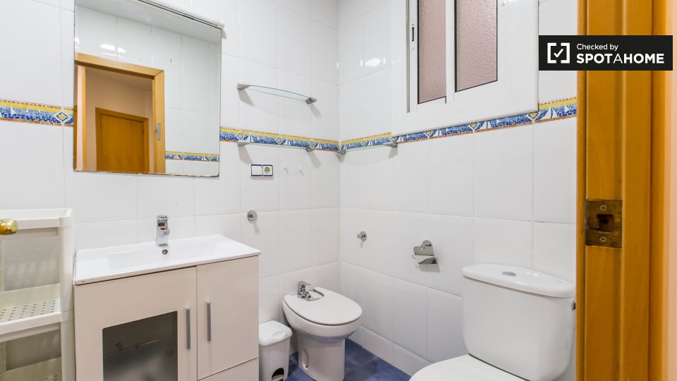 Apartment Barcelona, 3 beds, 60m² — photo 14