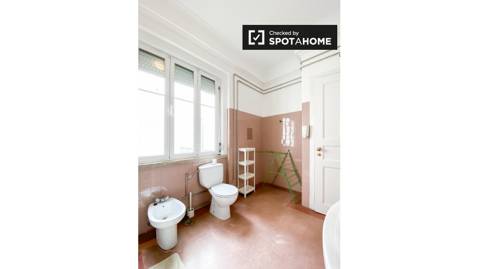 Double room Lisbon, 7 beds, 130m² — photo 12