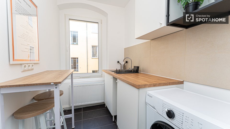 Double room Berlin, 3 beds, 53m² — photo 8