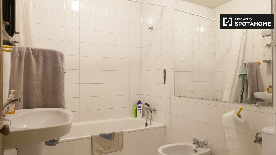 Double room Madrid, 2 beds, 120m² — photo 17