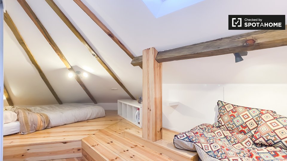 Double room Lisbon, 1 bed — photo 10