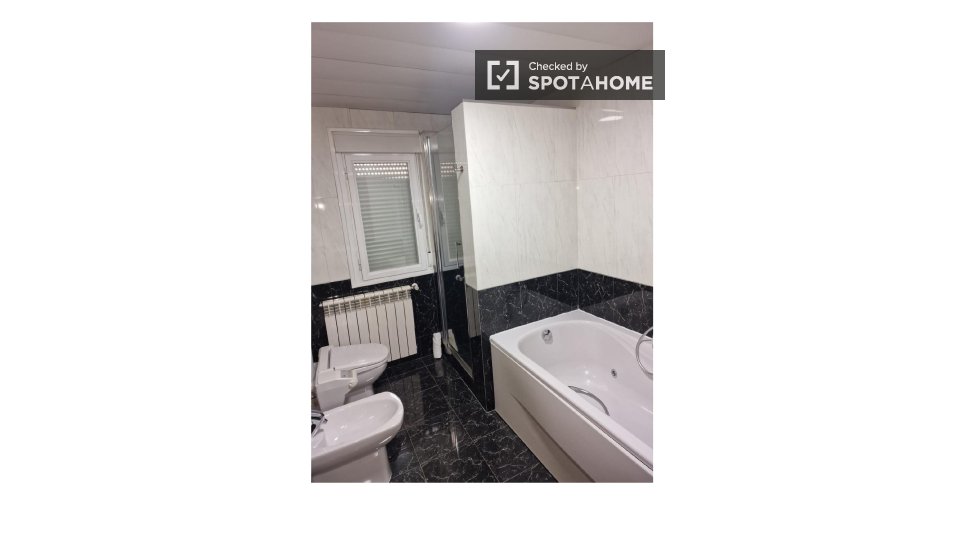 Apartment Madrid, 2 beds, 90m² — photo 22