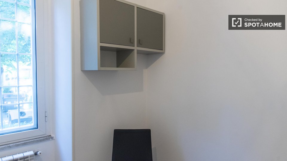 Double room Rome, 3 beds, 90m² — photo 44