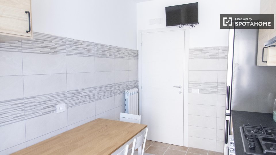 Double room Rome, 3 beds — photo 15