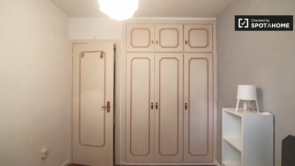 Double room Madrid, 3 beds, 160m² — photo 17