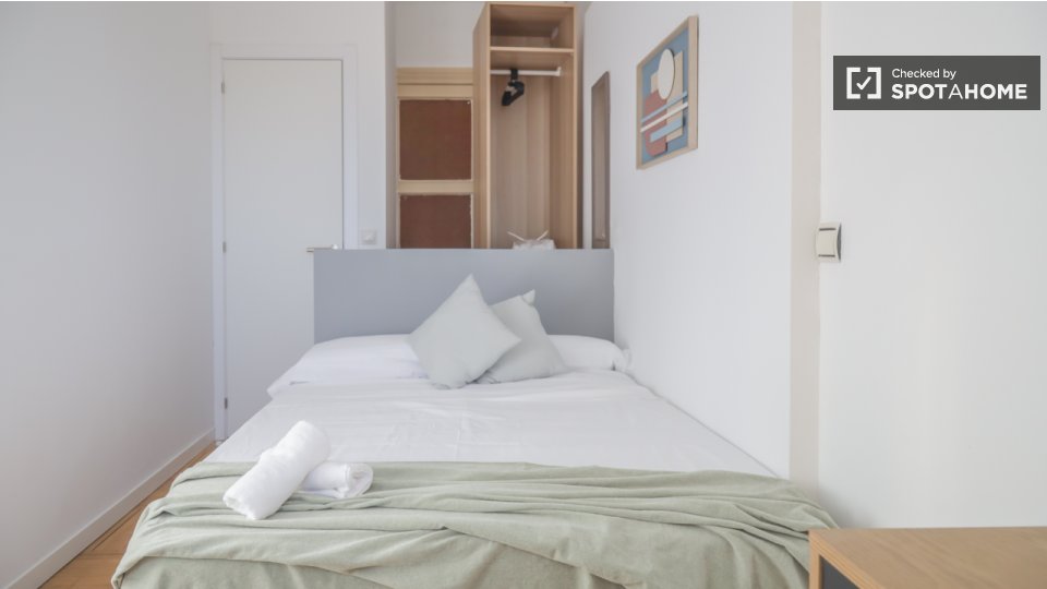 Double room Madrid, 18 beds — photo 13