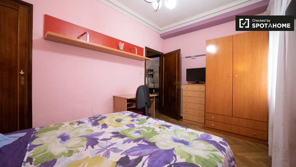 Double room Madrid, 3 beds — photo 6
