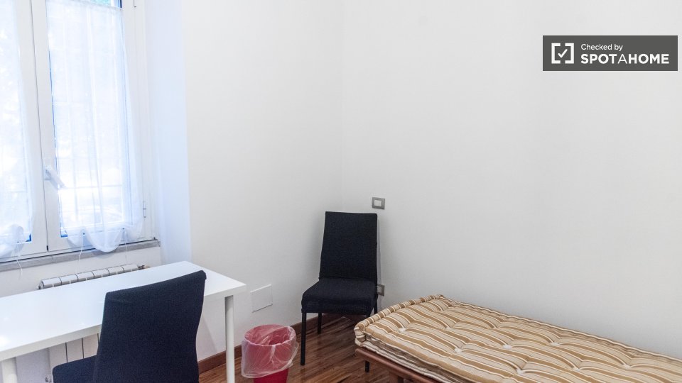 Double room Rome, 3 beds, 90m² — photo 40