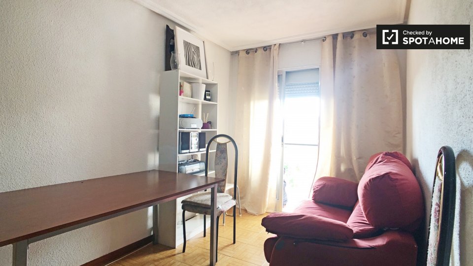 Double room Madrid, 2 beds, 75m² — photo 9