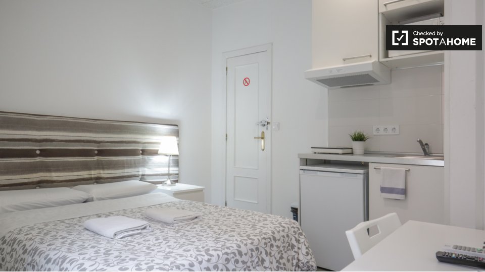 Apartment mono Madrid, 19m² — photo 1