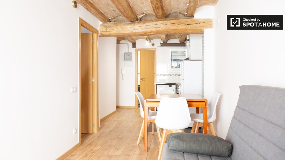 Apartment Barcelona, 1 bed, 37m² — photo 1