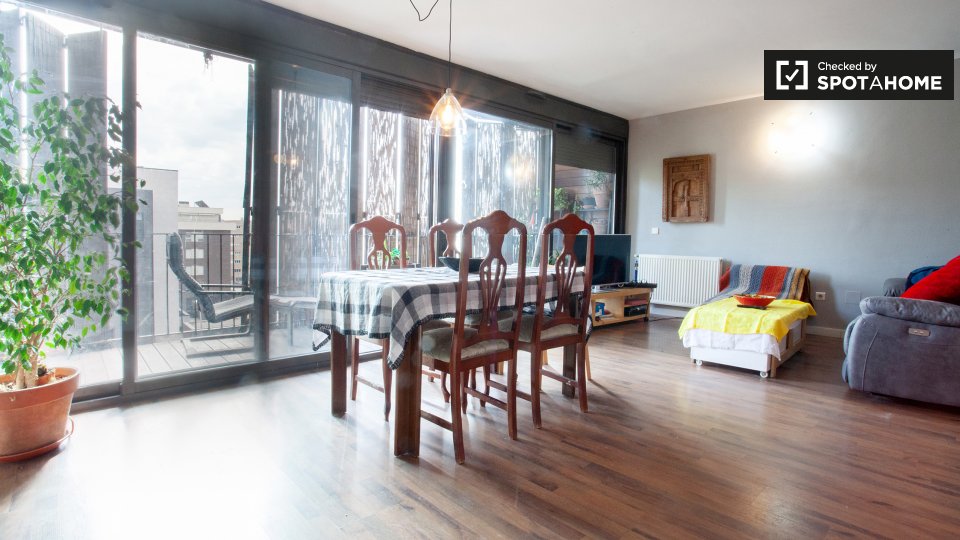 Double room Madrid, 4 beds, 98m² — photo 8