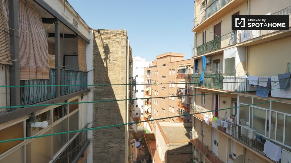 Double room Barcelona, 2 beds — photo 12