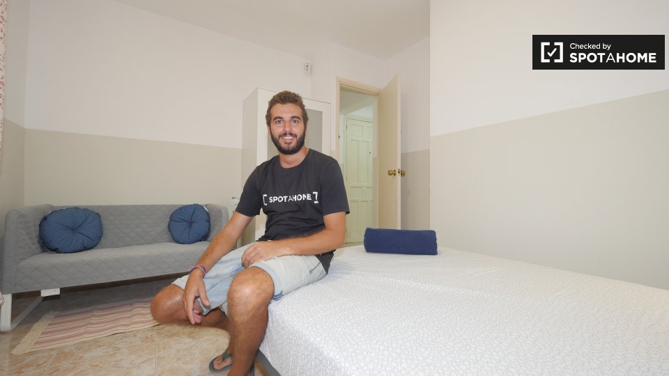 Double room Barcelona, 3 beds, 55m² — photo 4