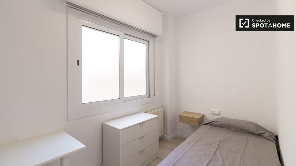 Double room Barcelona, 4 beds — photo 10