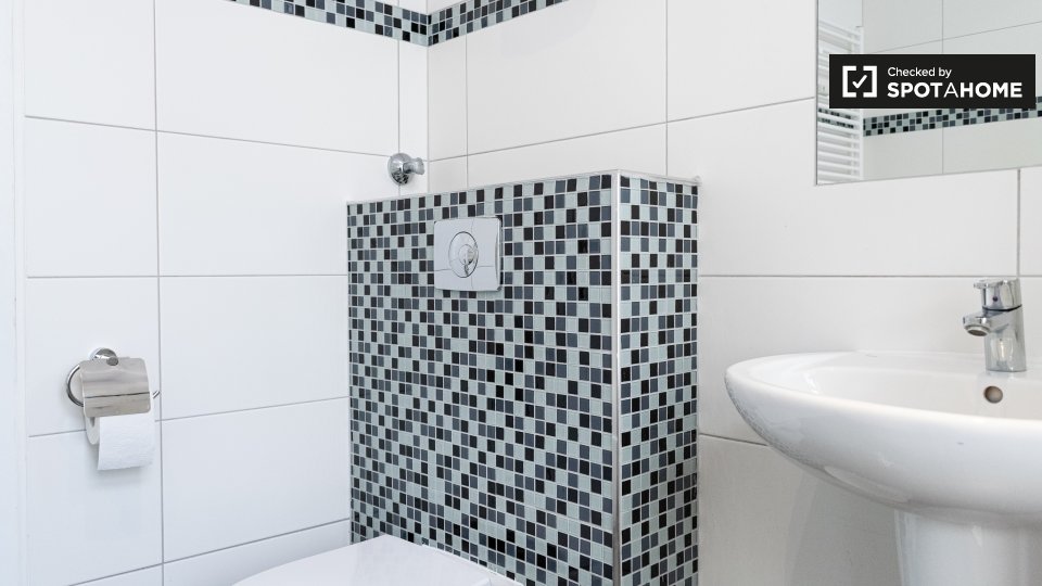 Double room Berlin, 4 beds, 68m² — photo 11