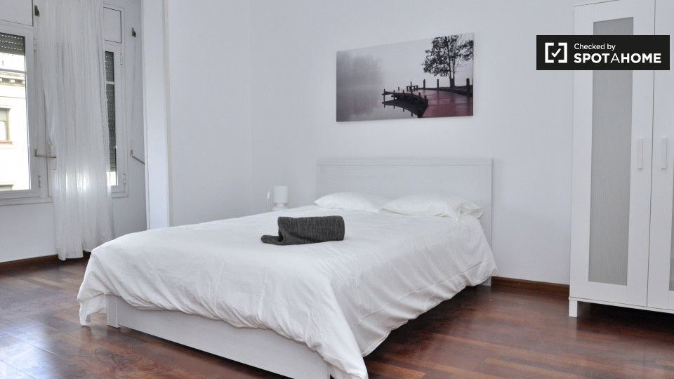 Double room Barcelona, 8 beds, 180m² — photo 1