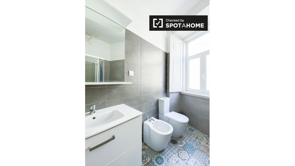 Double room Lisbon, 5 beds, 120m² — photo 10