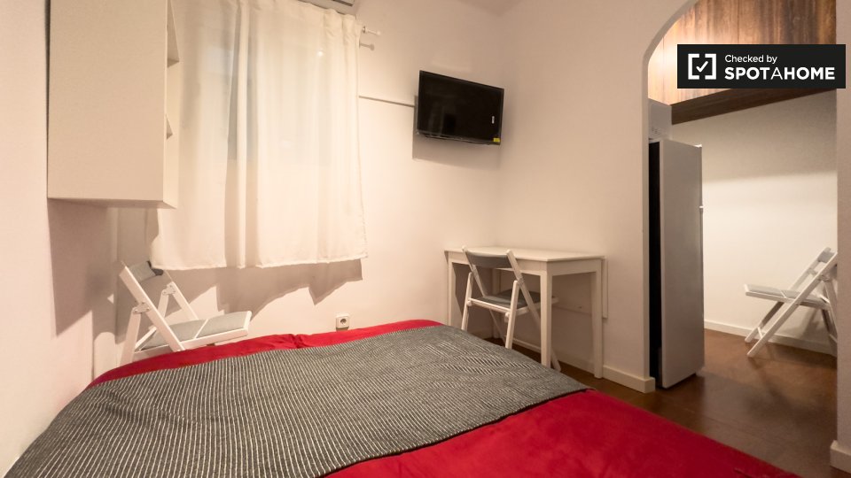 Double room Barcelona, 2 beds, 60m² — photo 8