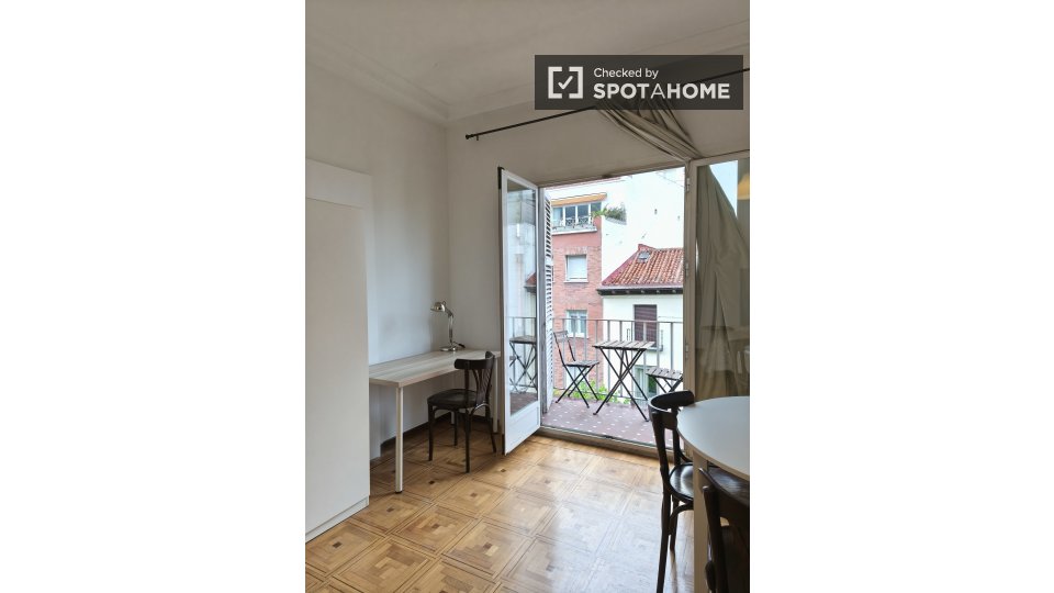 Double room Madrid, 6 beds, 200m² — photo 24