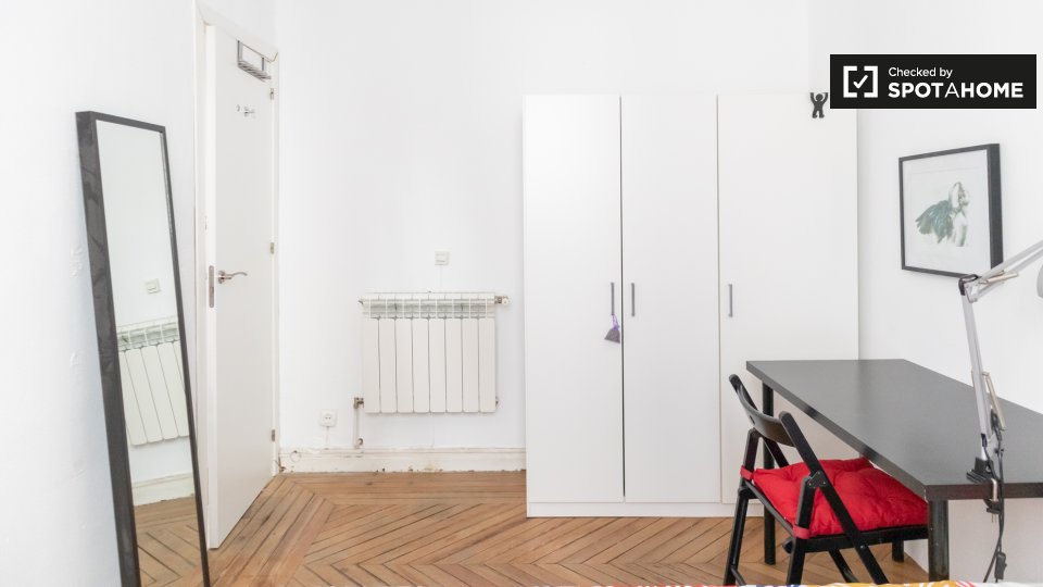Double room Madrid, 10 beds, 220m² — photo 4
