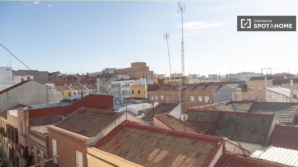 Double room Madrid, 4 beds, 85m² — photo 28