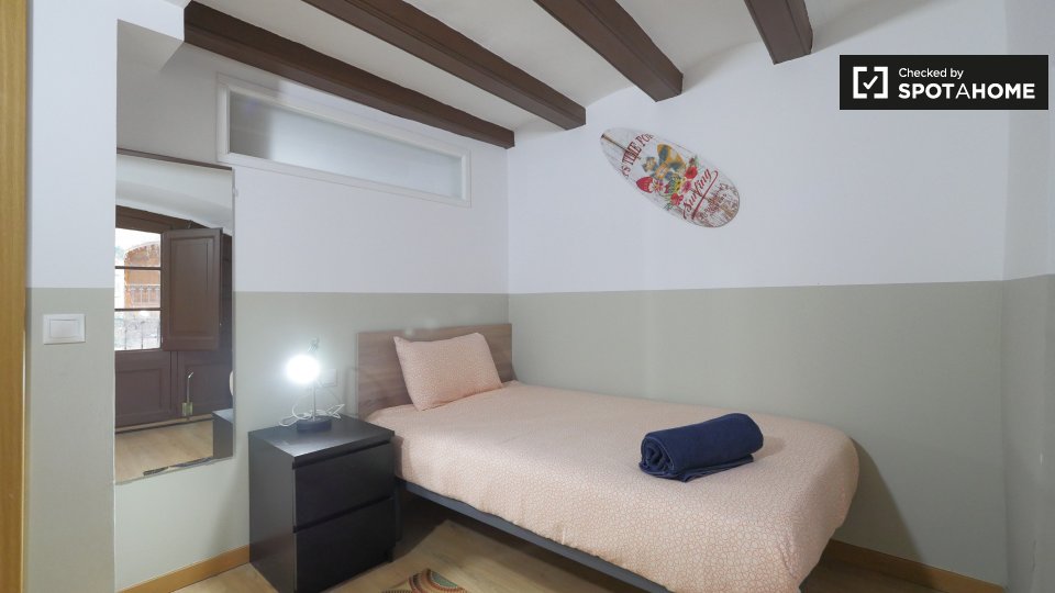 Double room Barcelona, 4 beds — photo 18