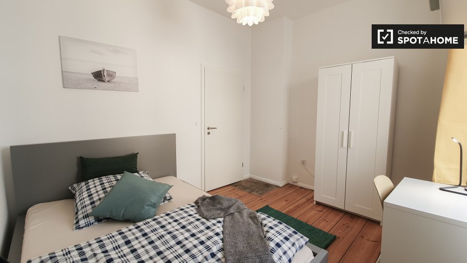 Double room Berlin, 3 beds — photo 9