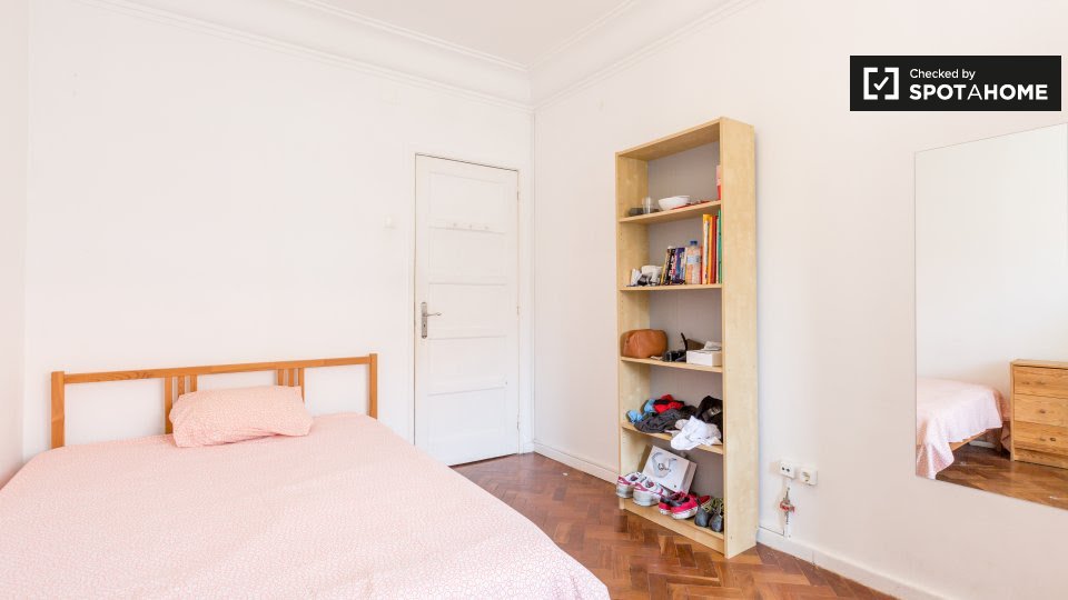 Double room Lisbon, 7 beds, 100m² — photo 3