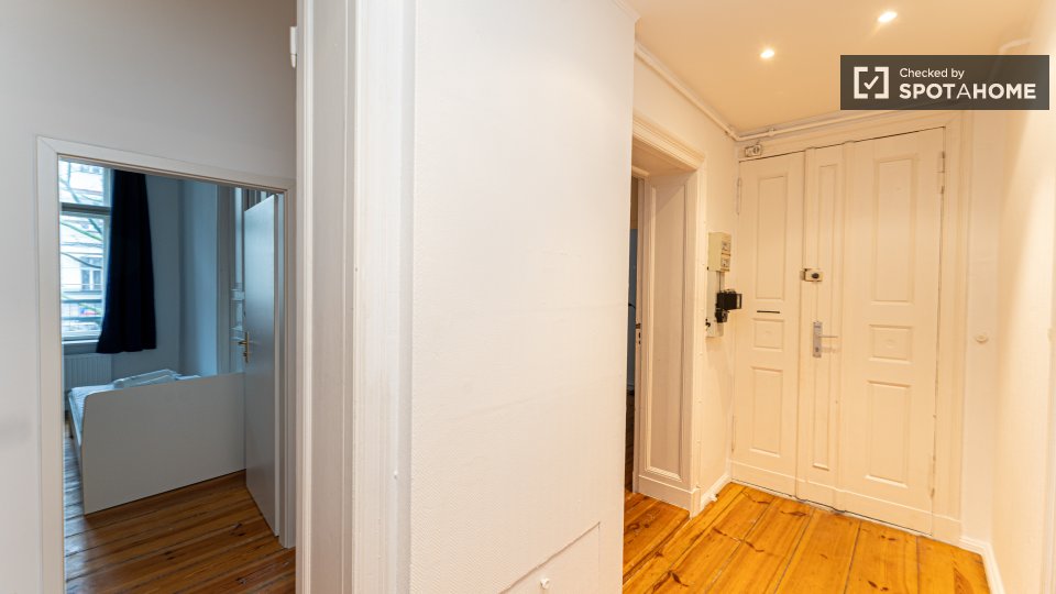 Double room Berlin, 5 beds, 104m² — photo 17