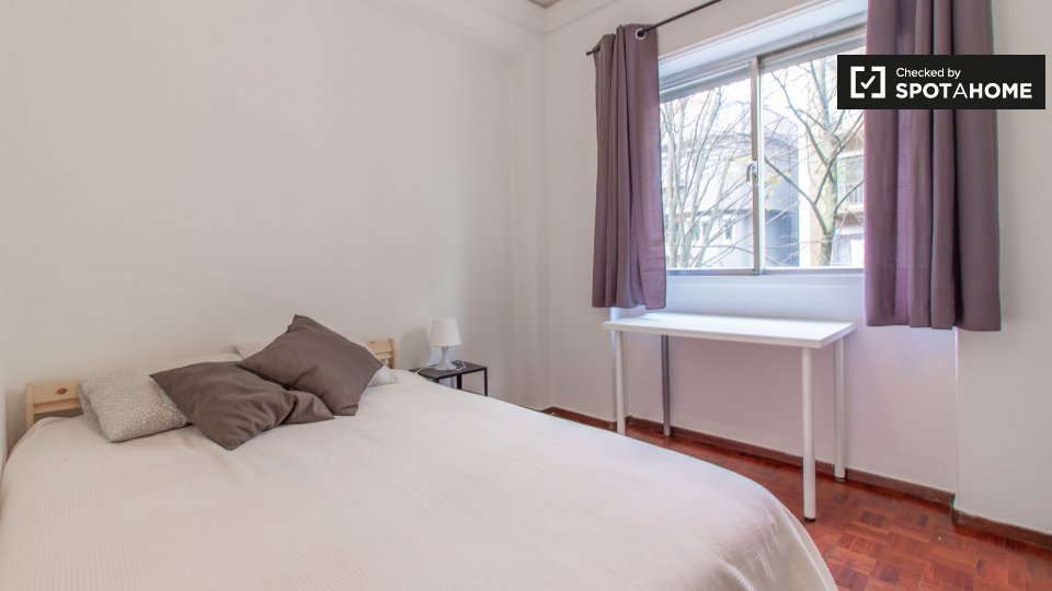 Double room Lisbon, 9 beds, 160m² — photo 1