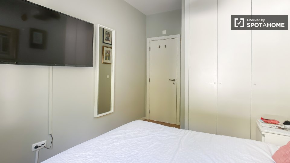 Apartment Lisbon, 2 beds, 77m² — photo 3