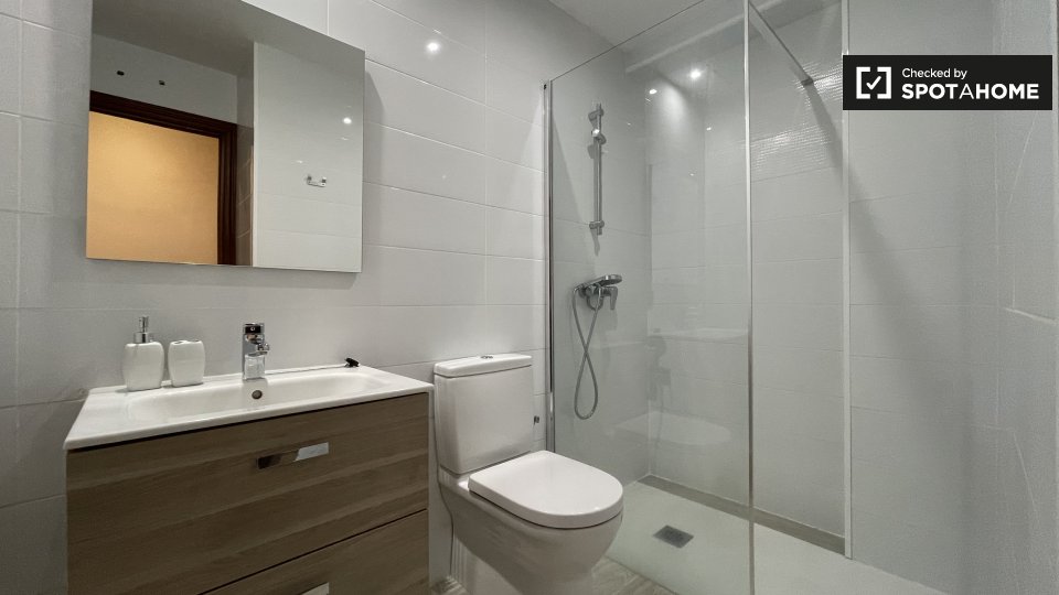 1-bedroom apartment for rent in Cortes, Madrid - à Madrid