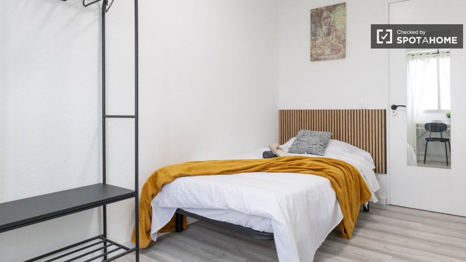 Double room Madrid, 5 beds — photo 19