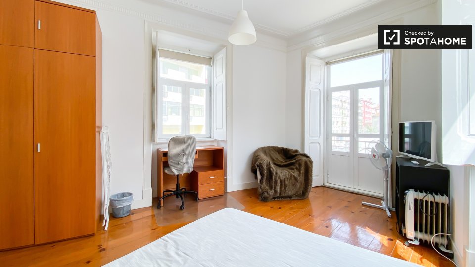 Double room Lisbon, 5 beds, 120m² — photo 2