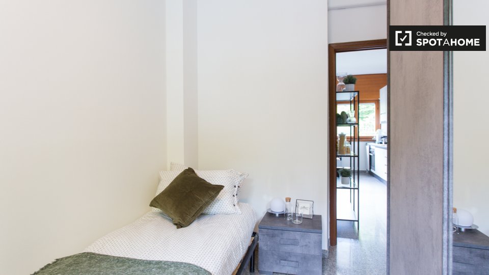 Double room Milan, 3 beds, 80m² — photo 2