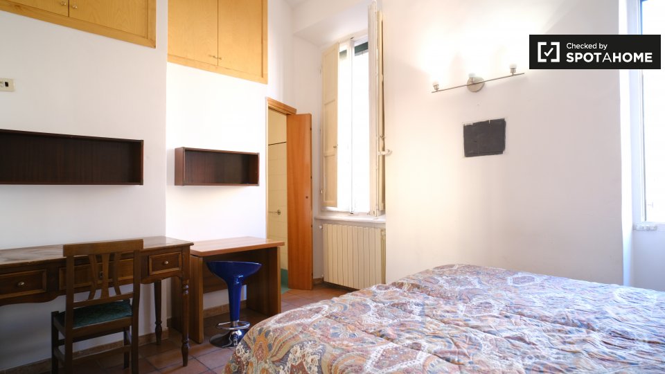 Double room Rome, 3 beds — photo 4