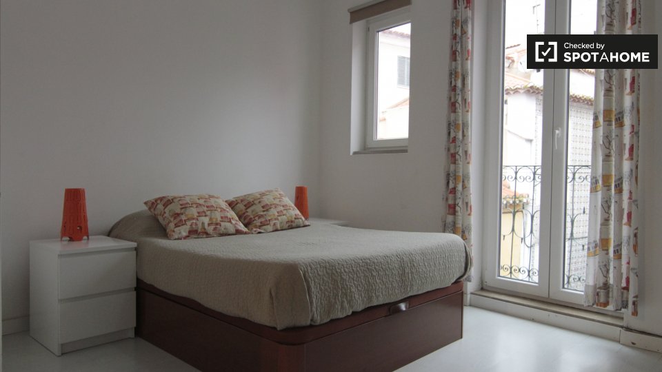 Apartment mono Lisbon, 45m² — photo 1
