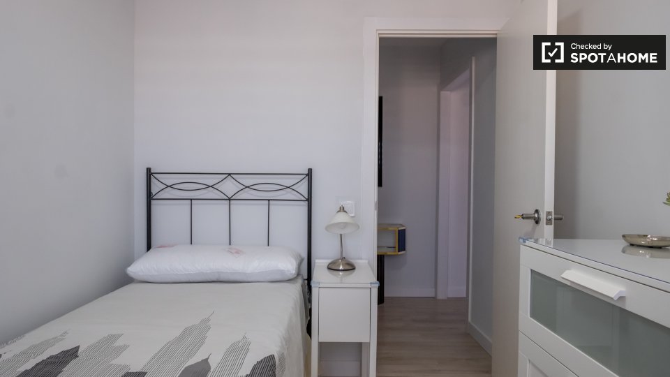 Double room Madrid, 4 beds — photo 2