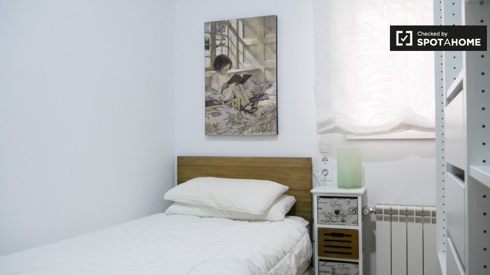 Double room Madrid, 2 beds — photo 1