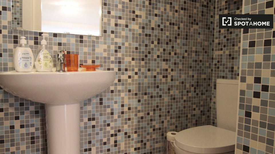 Apartment mono Lisbon, 45m² — photo 17