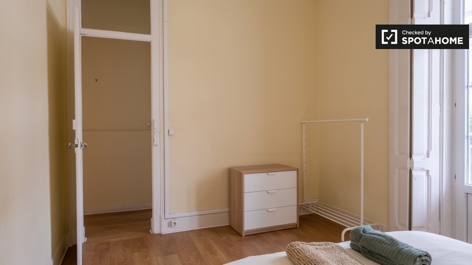 Double room Lisbon, 5 beds — photo 3