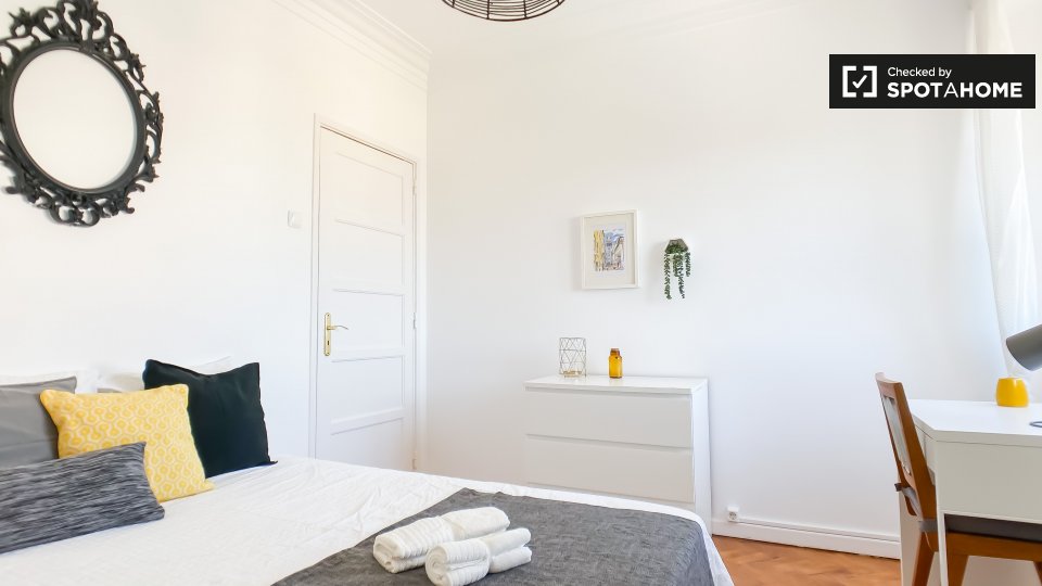 Double room Lisbon, 6 beds, 120m² — photo 3
