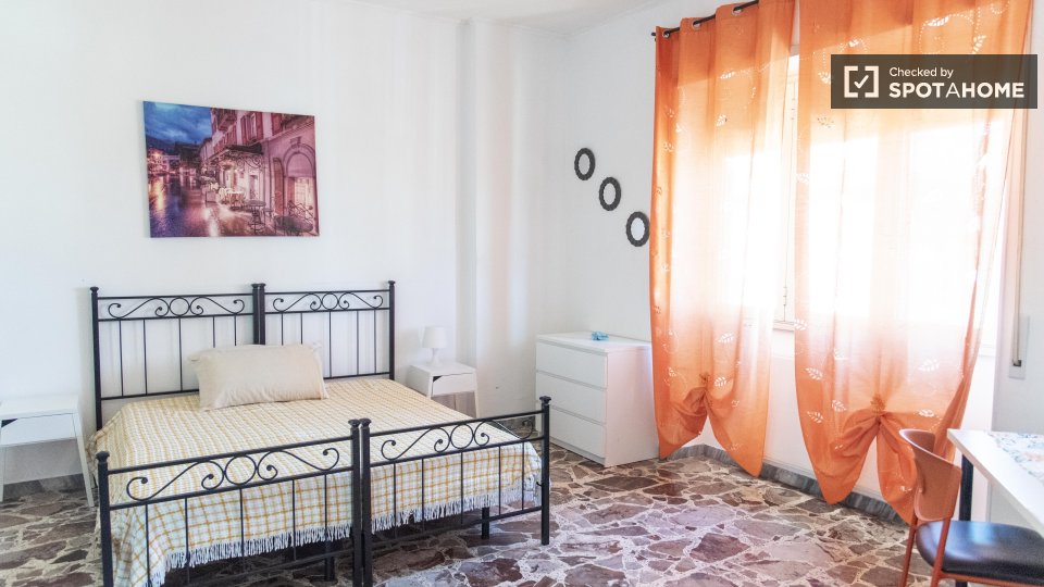 Double room Rome, 3 beds, 100m² — photo 20