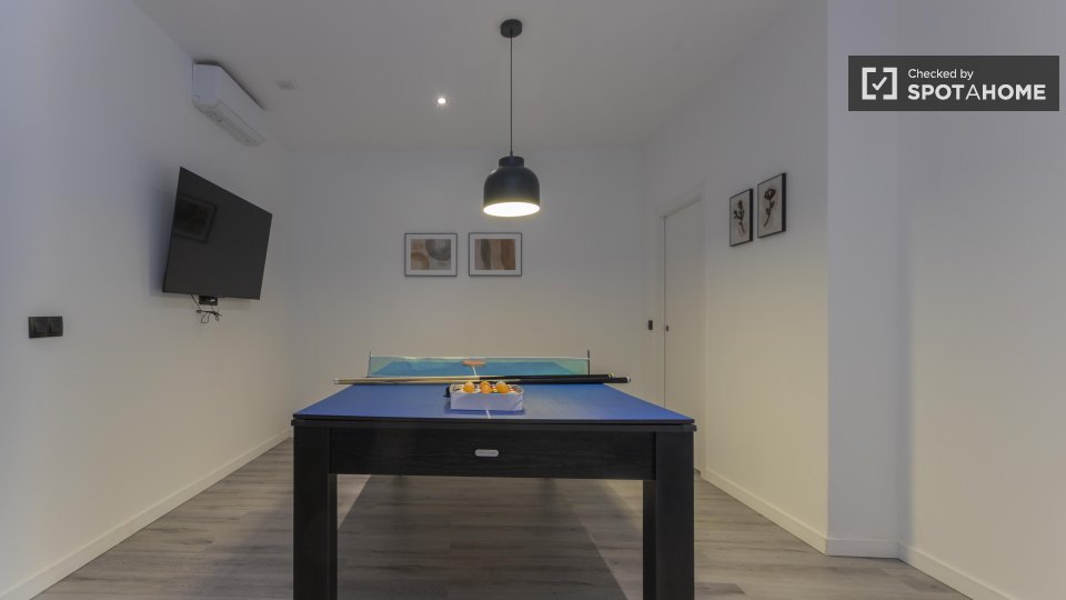 Apartment Valencia, 2 beds, 129m² — photo 21