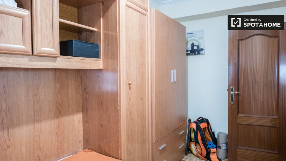 Double room Madrid, 2 beds, 55m² — photo 4