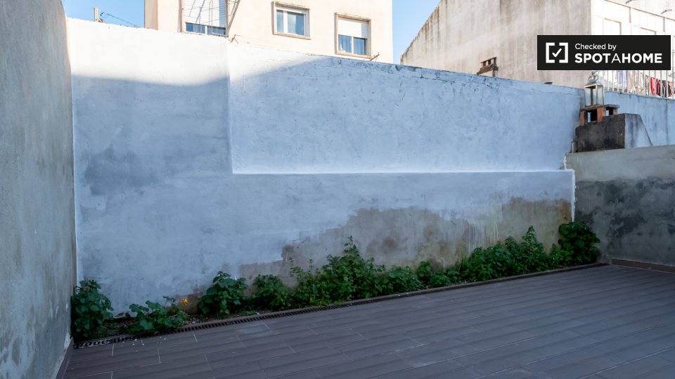 Double room Lisbon, 3 beds, 150m² — photo 14