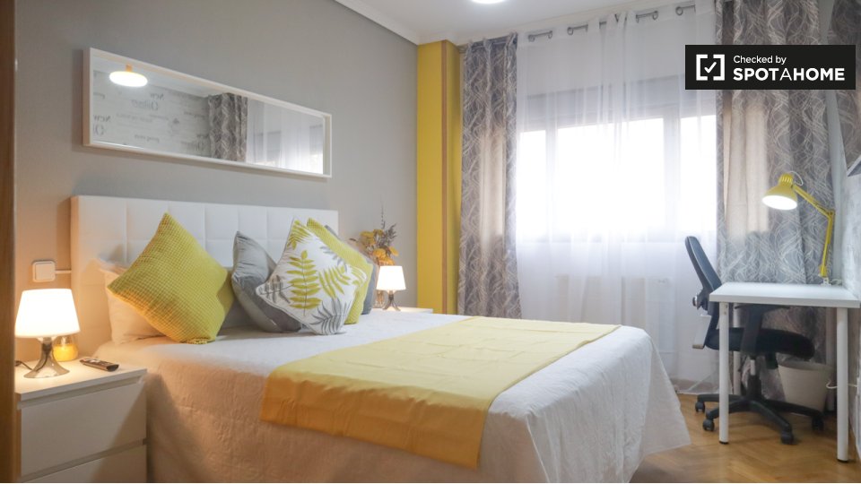 Double room Madrid, 5 beds — photo 5