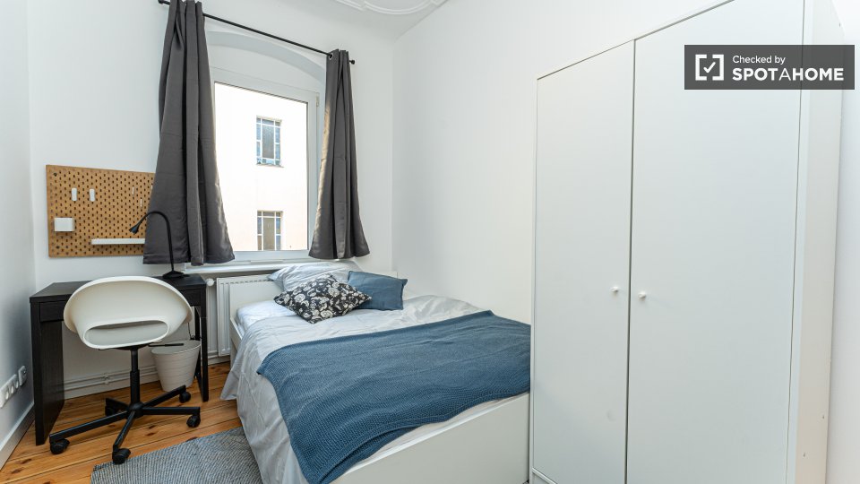 Double room Berlin, 3 beds, 53m² — photo 4