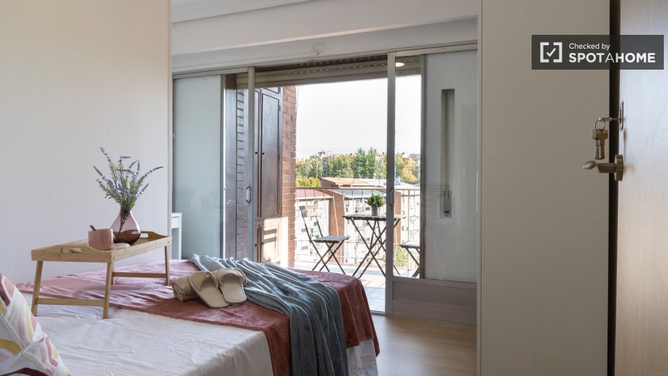 Double room Madrid, 4 beds — photo 10